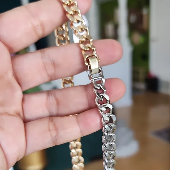 Elegant Two-Tone Chain Necklace - Picture 3 of 6
